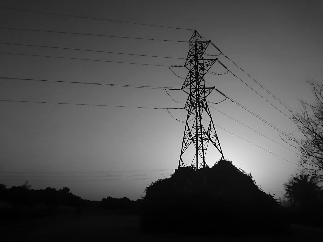 Espace collaboratif montrant du matériel technique sur les technologies énergétiques